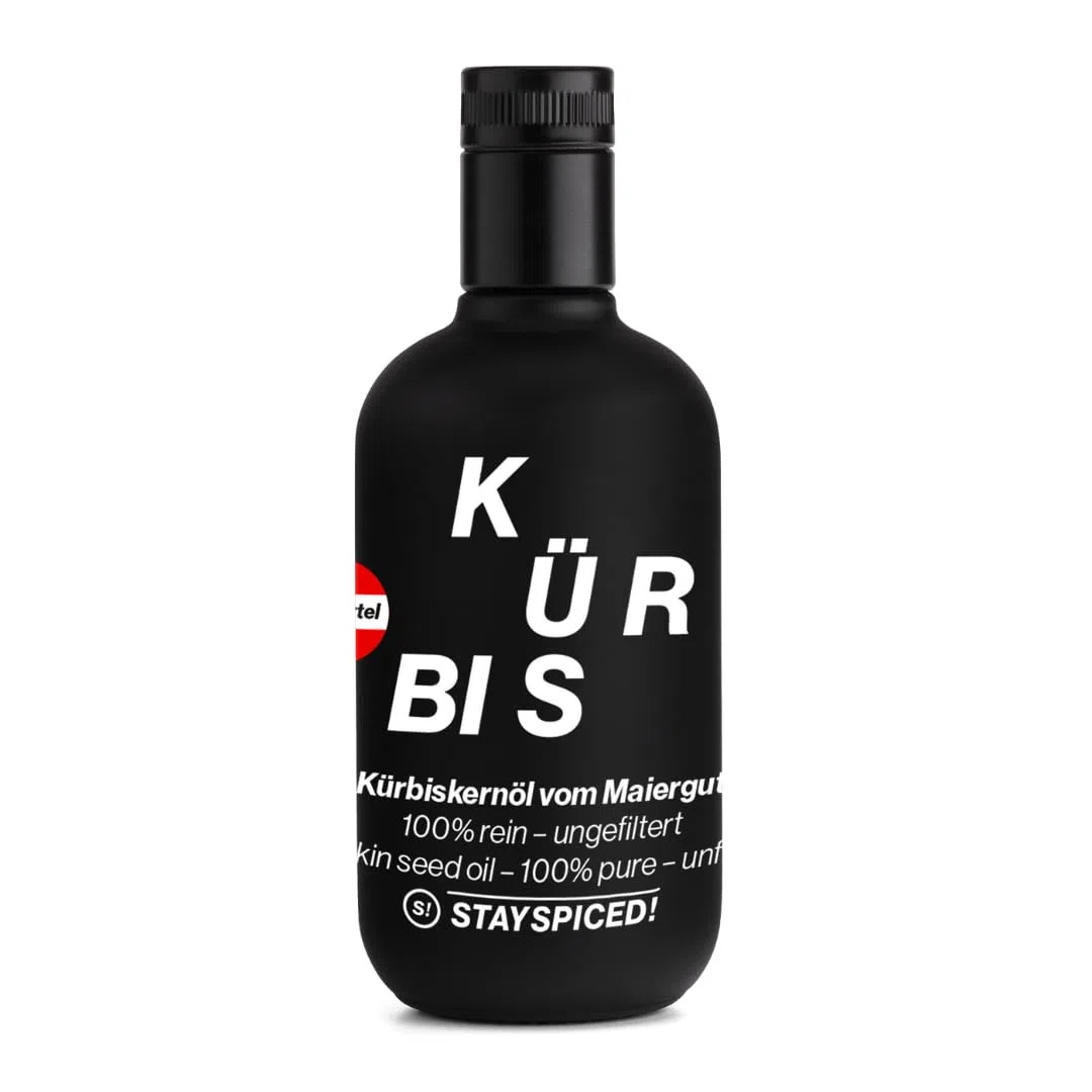 STAY SPICED! Kürbiskernöl vom Maiergut 500 ml – 100% Innviertler Kürbiskerne • ungefiltert & naturrein • intensiv nussig & tiefgrün
