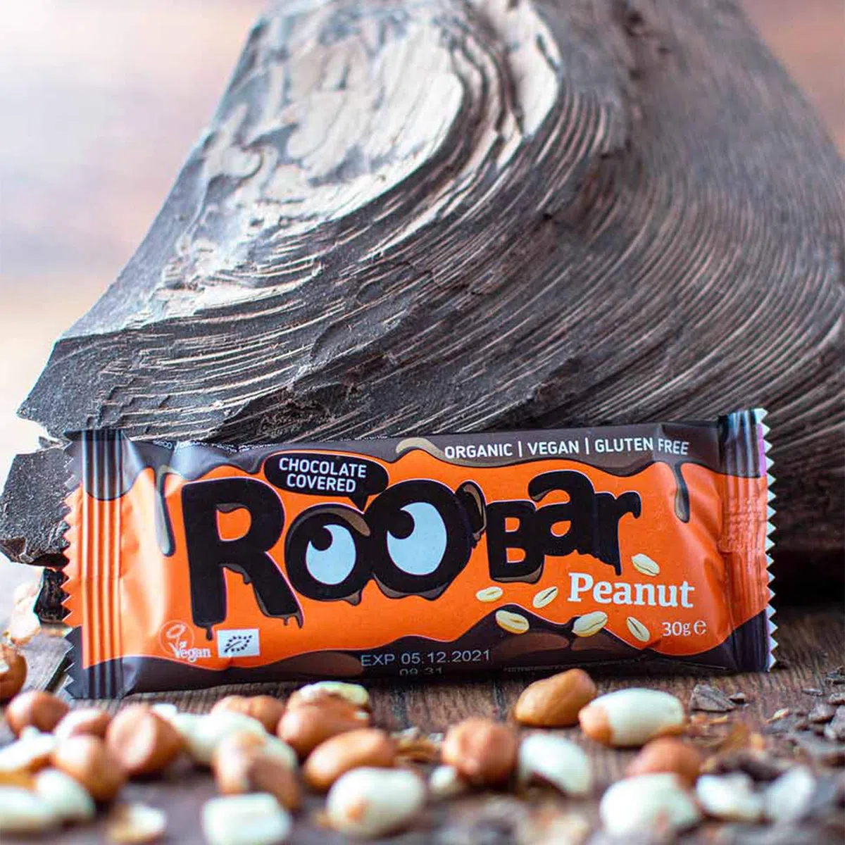 Roobar Erdnuss-Riegel mit Schokoladenüberzug – 100% Bio, Vegan, Fruchtriegel, milchfrei & glutenfrei, ohne raffinierten Zucker - 16 x 30g Riegel