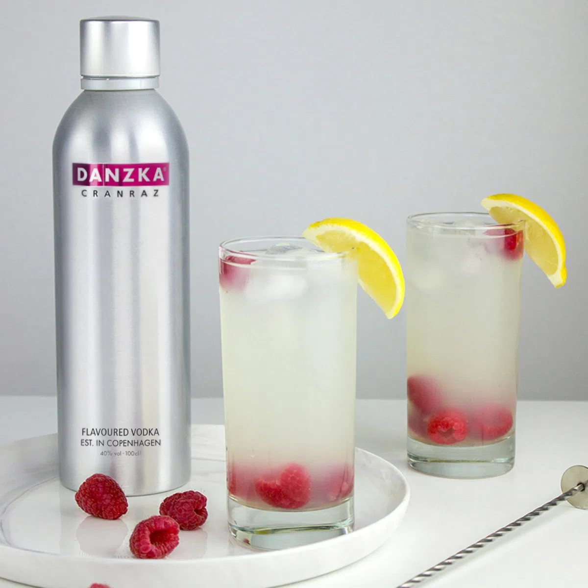 DANZKA Cranraz – 1 L Premium Vodka mit 40% vol. – Aluminiumflasche im Skandinavisches Design est. in Copenhagen