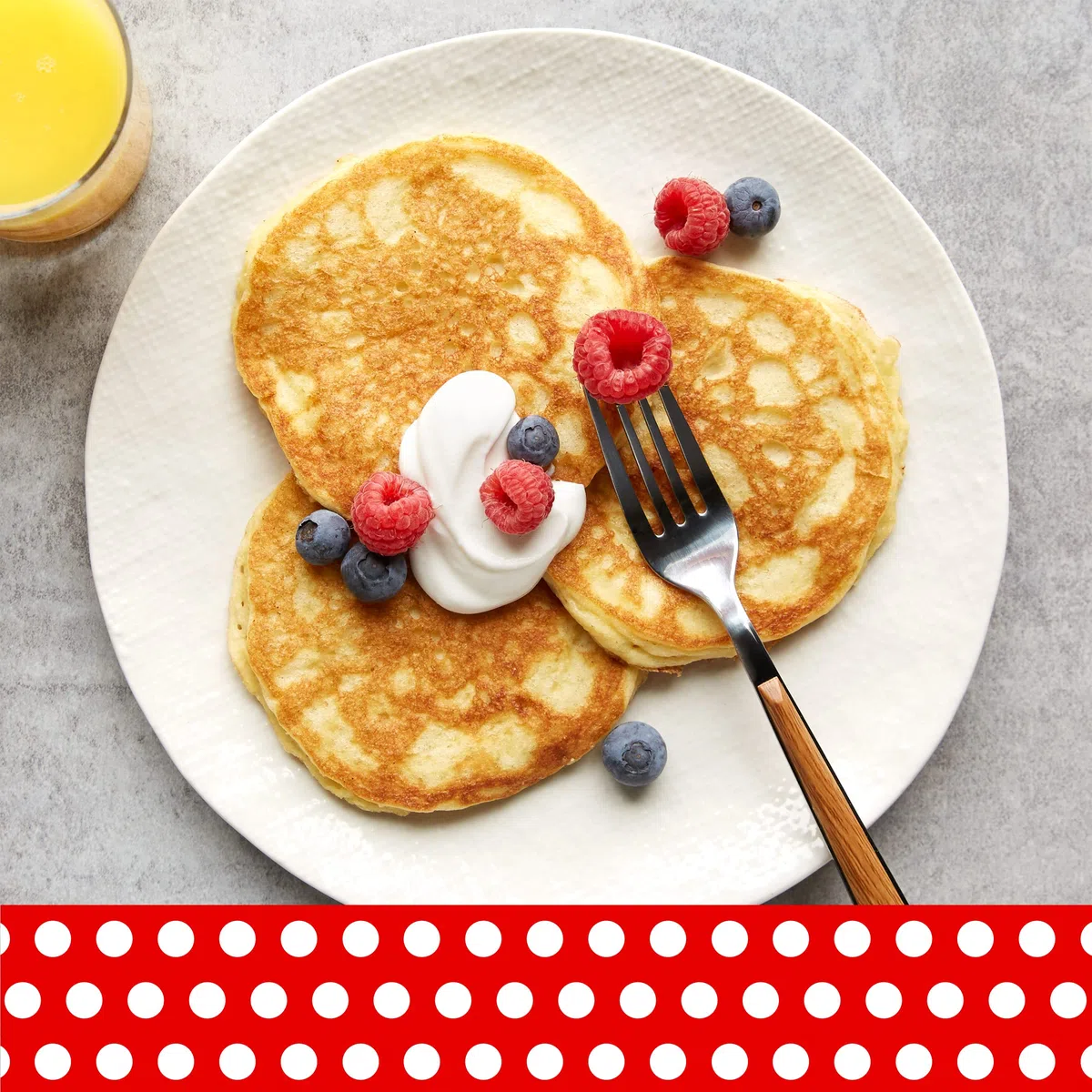 Bisquick Shake n Pour Buttermilk Pancake Mix - 300g