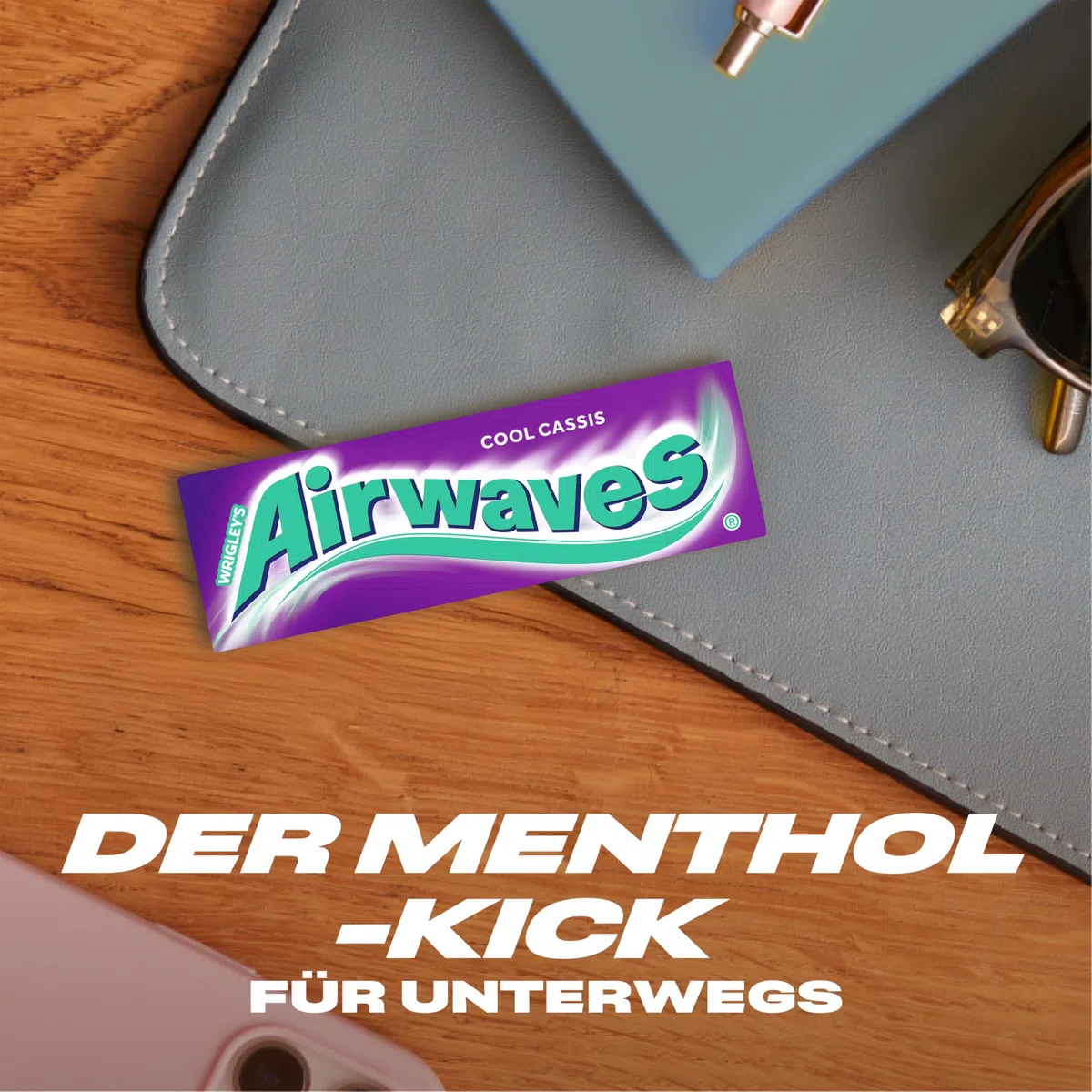 Airwaves Kaugummi Zuckerfrei, Cool Cassis Gum, 30 x 10 Dragees, Großpackung Chewing Gum, Mit Natürlichem Menthol, Kaugummi ohne Zucker mit Minz Frische (300 Dragees)