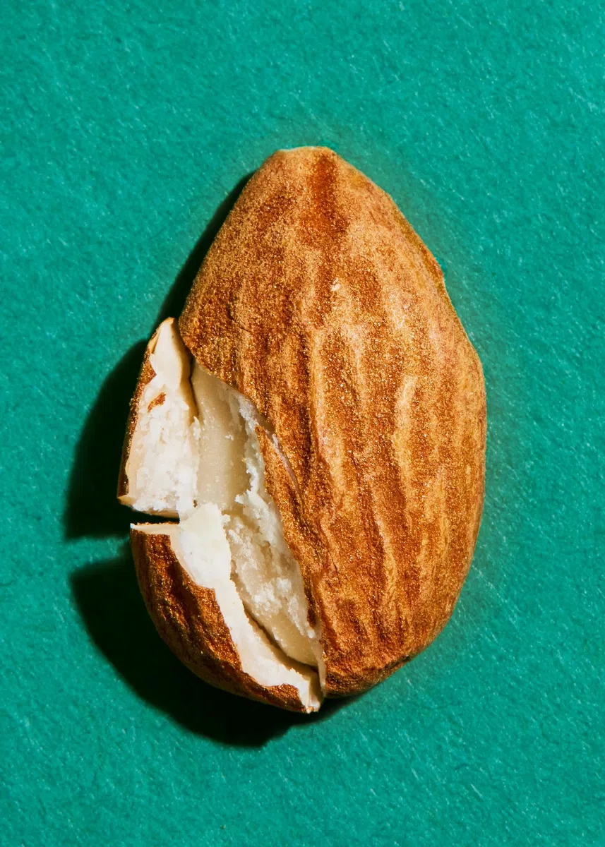 KoRo - Bio Mandelkerne 1 kg - Proteinquelle - Hoher Ballaststoffgehalt - Mild-süß & knackig