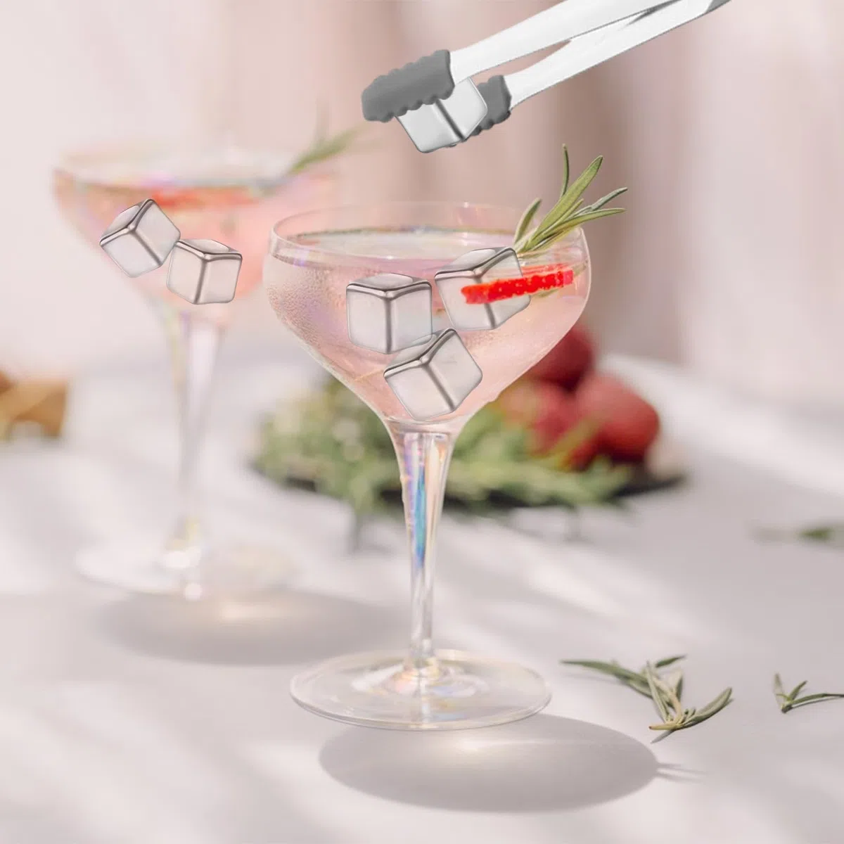 16 Stück Edelstahl Eiswürfel mit 1Pcs Clips Whisky Steine Set 304 Wiederverwendbar Whiskystein Eingefroren Eiswürfel Schnelle für Cocktail Wein Wodka Liköre Fruchtsäfte Limonade(2,5 * 2,5cm)